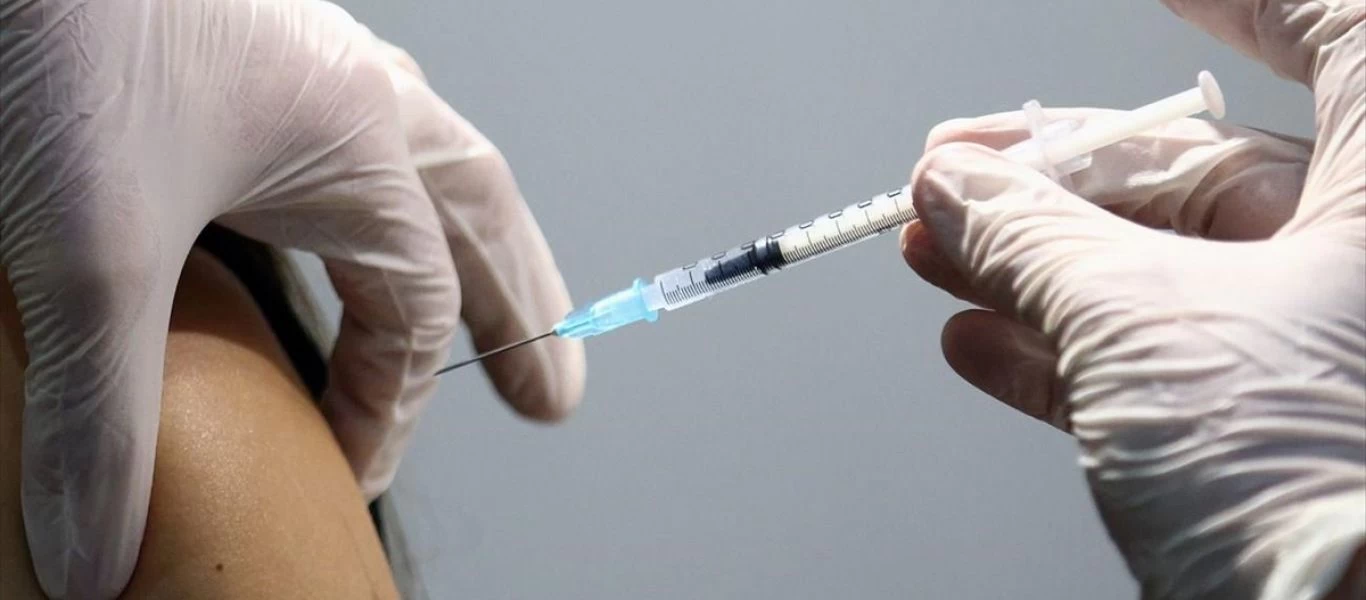 CDC: «Δεν δημοσιεύουμε στοιχεία για την 3η δόση - Φοβόμαστε ότι θα αποδειχθεί πως τα εμβόλια είναι μη αποτελεσματικά»